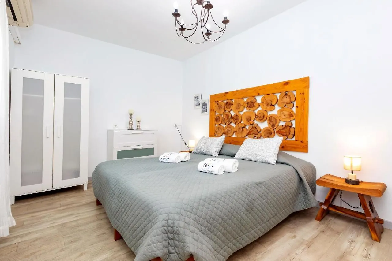 Villa In Ibiza Town With Private Pool, Sleeps 10 圣若法尔萨克鲁