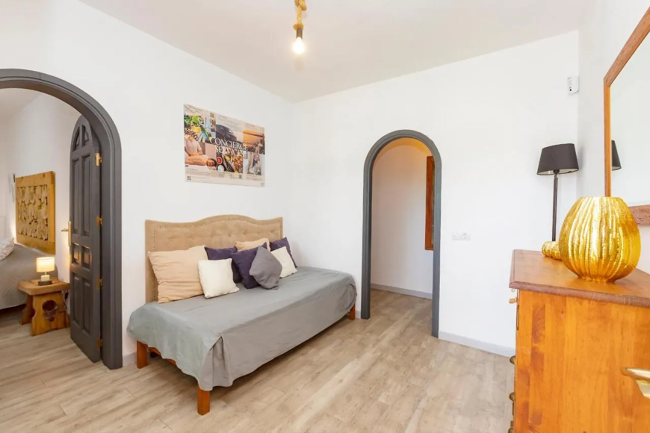 Villa In Ibiza Town With Private Pool, Sleeps 10 圣若法尔萨克鲁 西班牙
